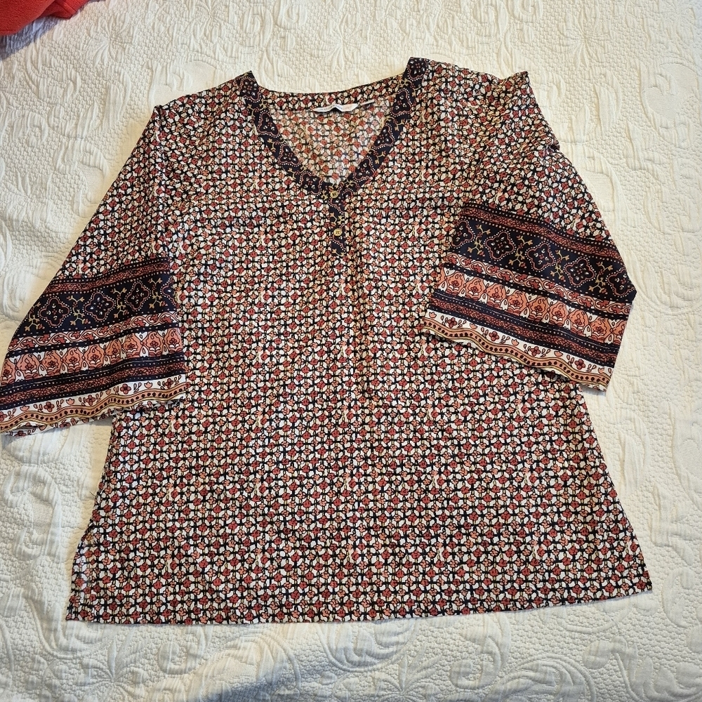 Isaac Mizrahi Live women's Medium 3/4 sleeve blouse floral grid design EUC